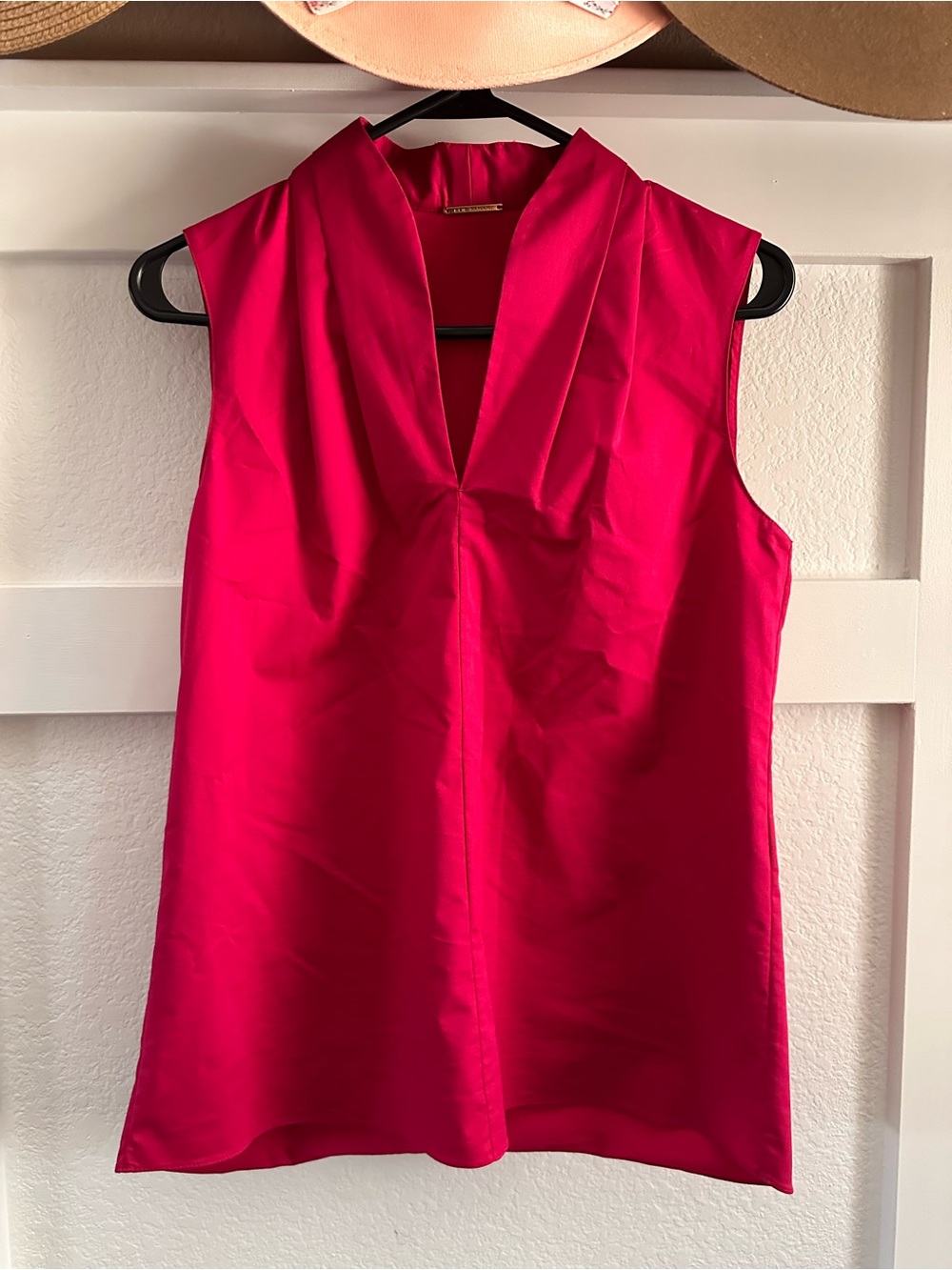 Sleeveless V-Neck Shell Top in Hot Pink